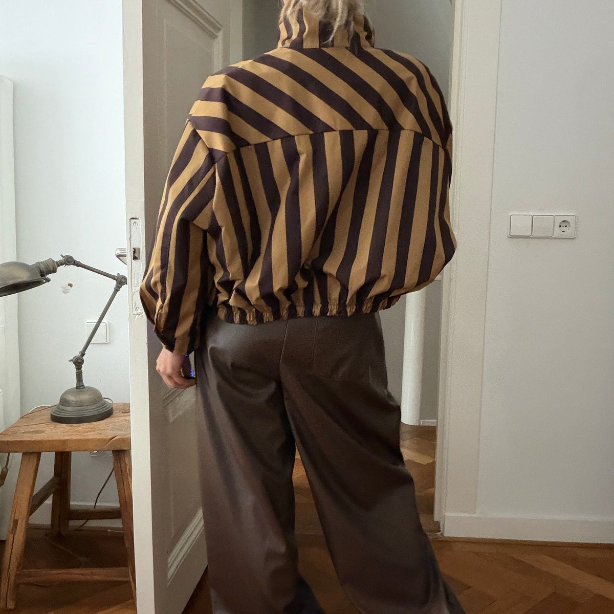 situation — Oversized gestreept jack met opstaand kraagje en zilverkleurige rits