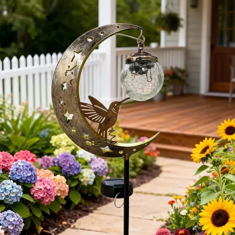 situation — Maanglans™ Zonne-tuinlamp – Maan & Kolibrie (1 gekocht = 1 gratis)