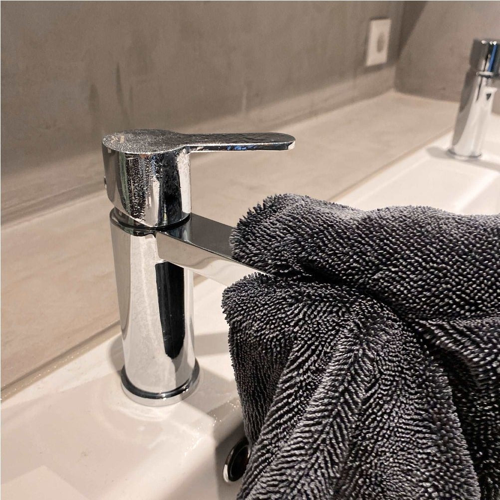 packshot — Microvezel droogdoek voor de douche – 40 × 60 cm