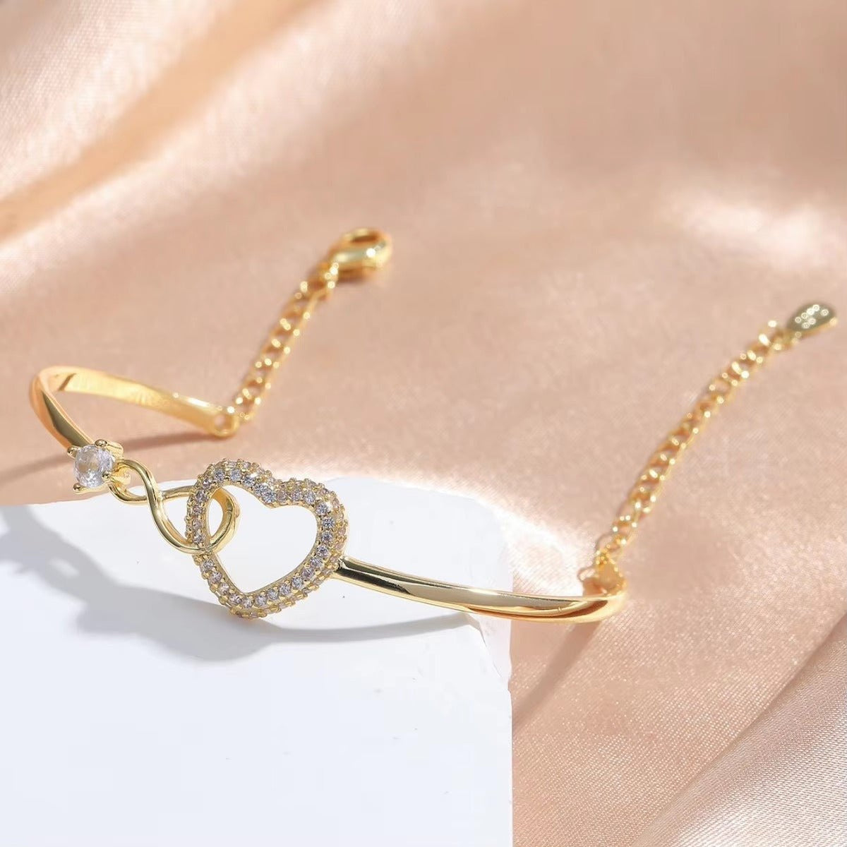 situation — Infinity Hart Armband – Moeder & Dochter, met fonkelende zirkonia