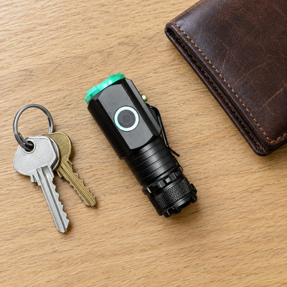situation — Compacte Mini Zaklamp – oplaadbaar via USB-C, met magneet en zakclip