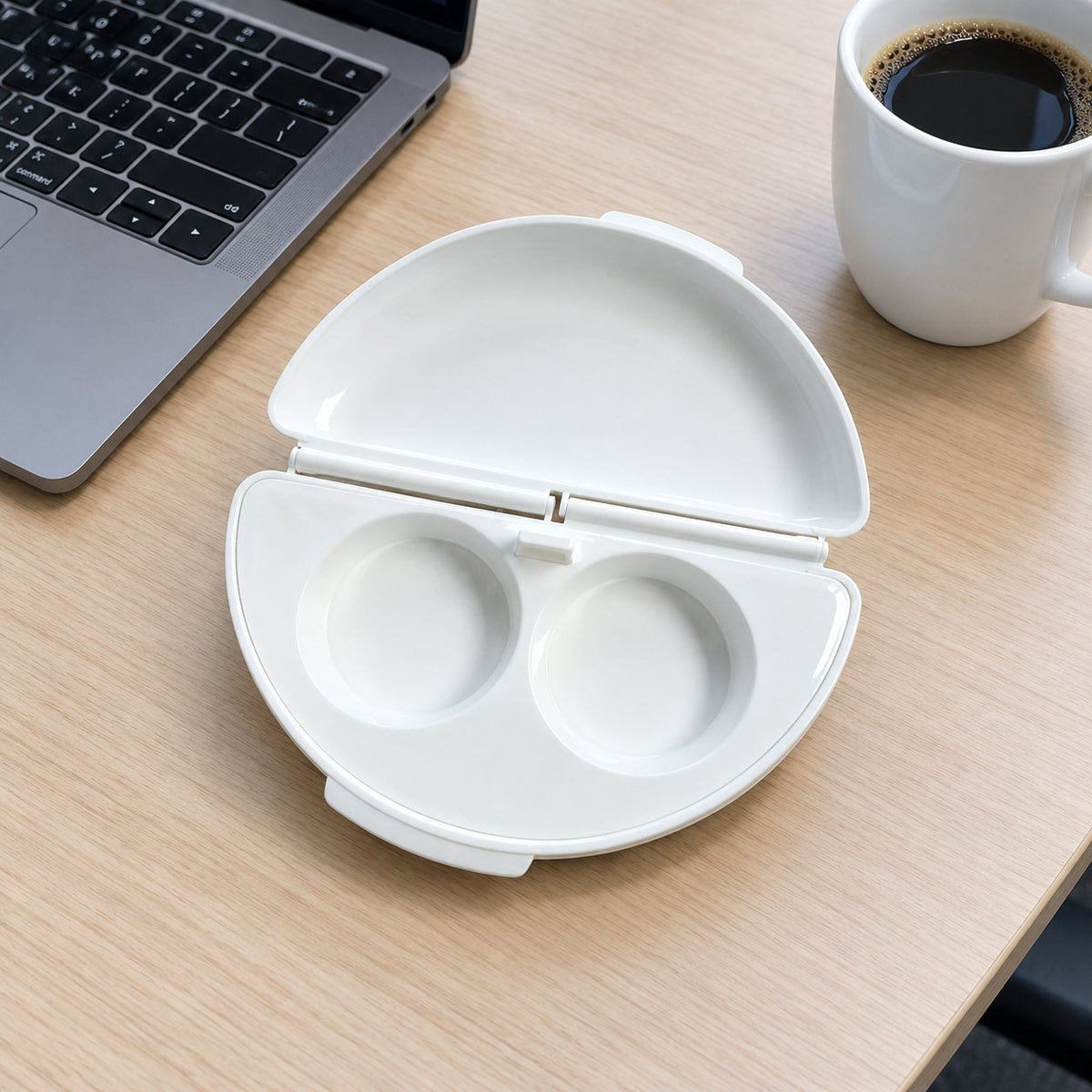 situation — OmeloDuo™ – 2-in-1 Magnetron Eierkoker voor Omelet & Eitjes