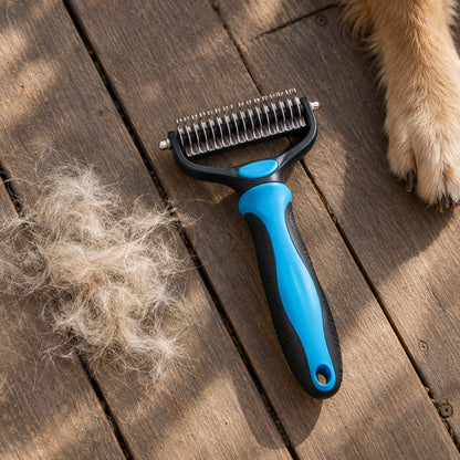situation — Ontklitborstel 2-in-1 voor hond en kat – ontklitten én ontwollen met één borstel
